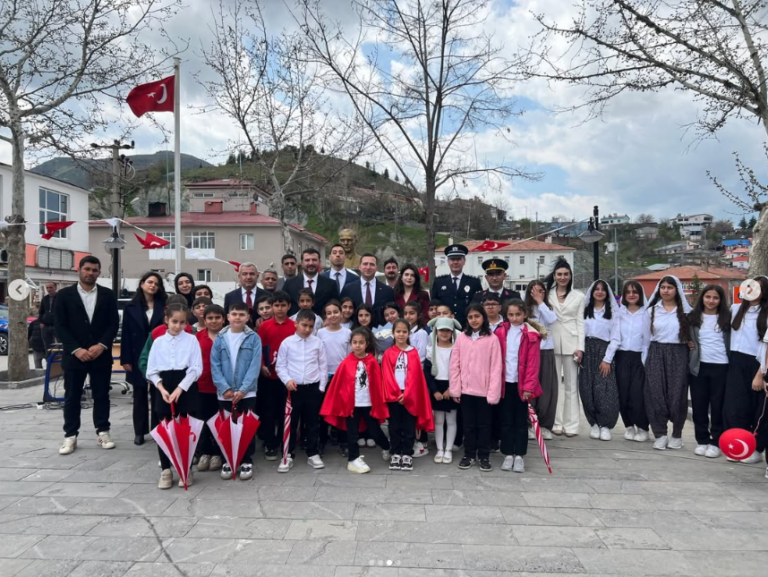 Geleceğimizin Teminatı Çocuklarımızla El Ele: İlçemizde 23 Nisan Bayramı Coşkusu